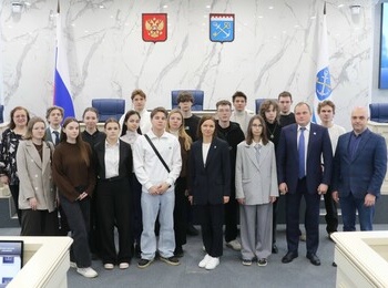 Будущие юристы погрузились в законотворчество: студенты СПбГМТУ посетили ЗакС Ленобласти